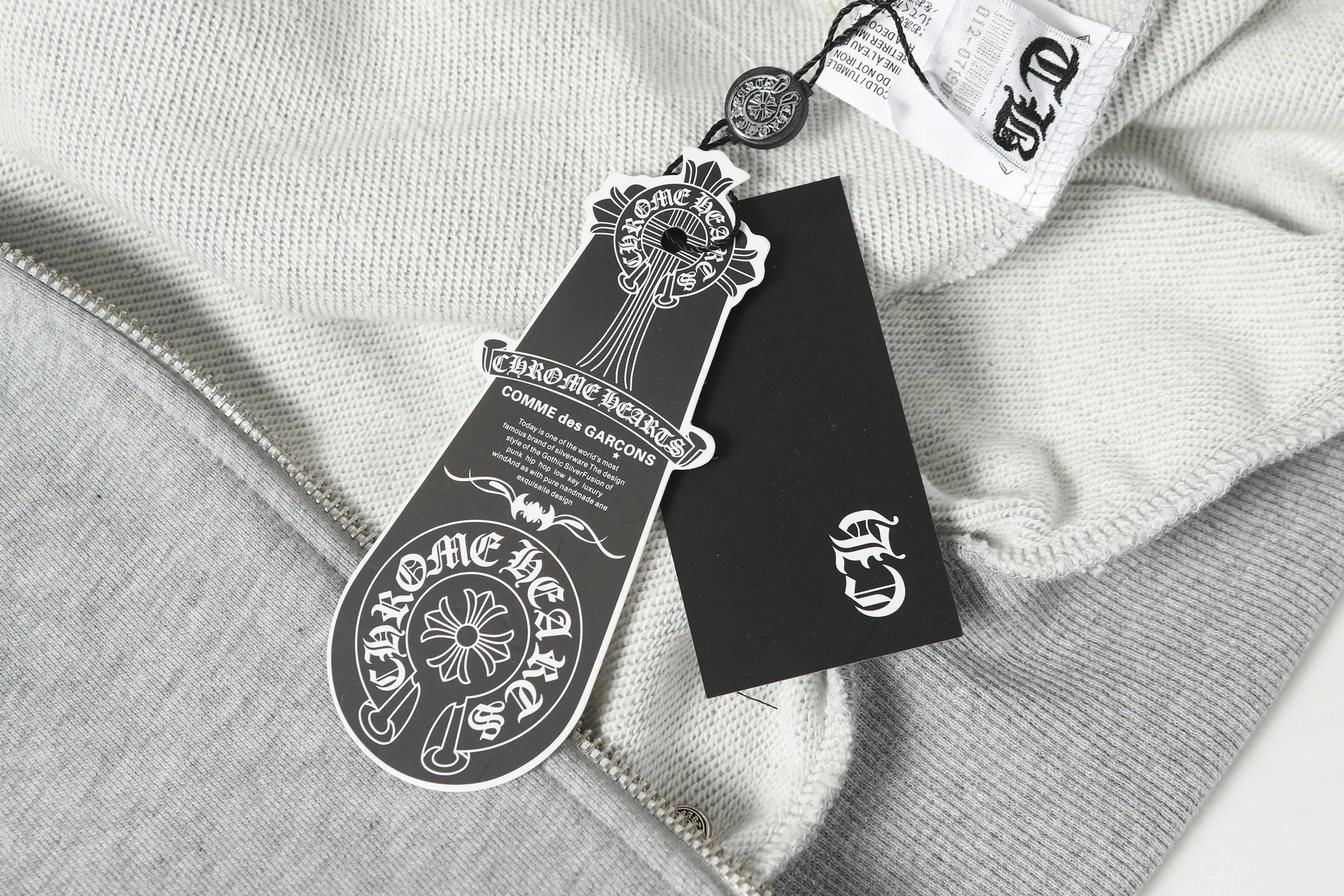 P260 Model 04 Cross-border running quantity, please do not place an order if you pursue quality - Chrome Hearts/Chrome Hearts leather cross ✝️raglan sleeve zipper sweatshirt cardigan jacket - high weight, high density and high quality, soft, delicate and skin-friendly wool, soft and silky to the touch, excellent warmth and skin-friendly properties - custom-woven and dyed, no color difference, no matter the fabric or workmanship details, it beats the ordinary version on the market - Hardware zipper accessories are all customized, full of details -Colour: Black Gray -Size: S M L XL